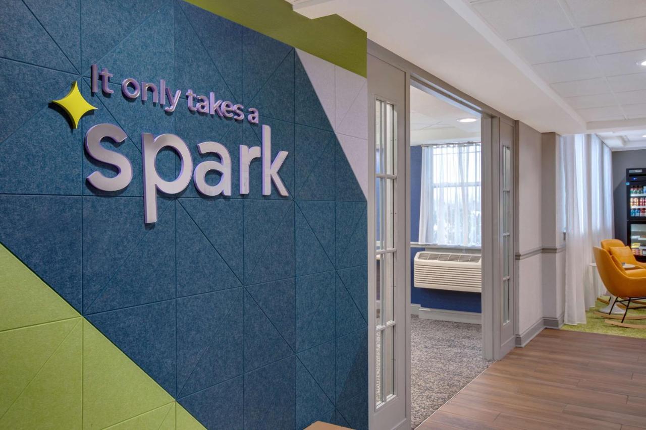 Spark By Hilton Rochester University Area Exteriör bild